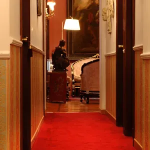 Residenza Frattina Konukevi Roma